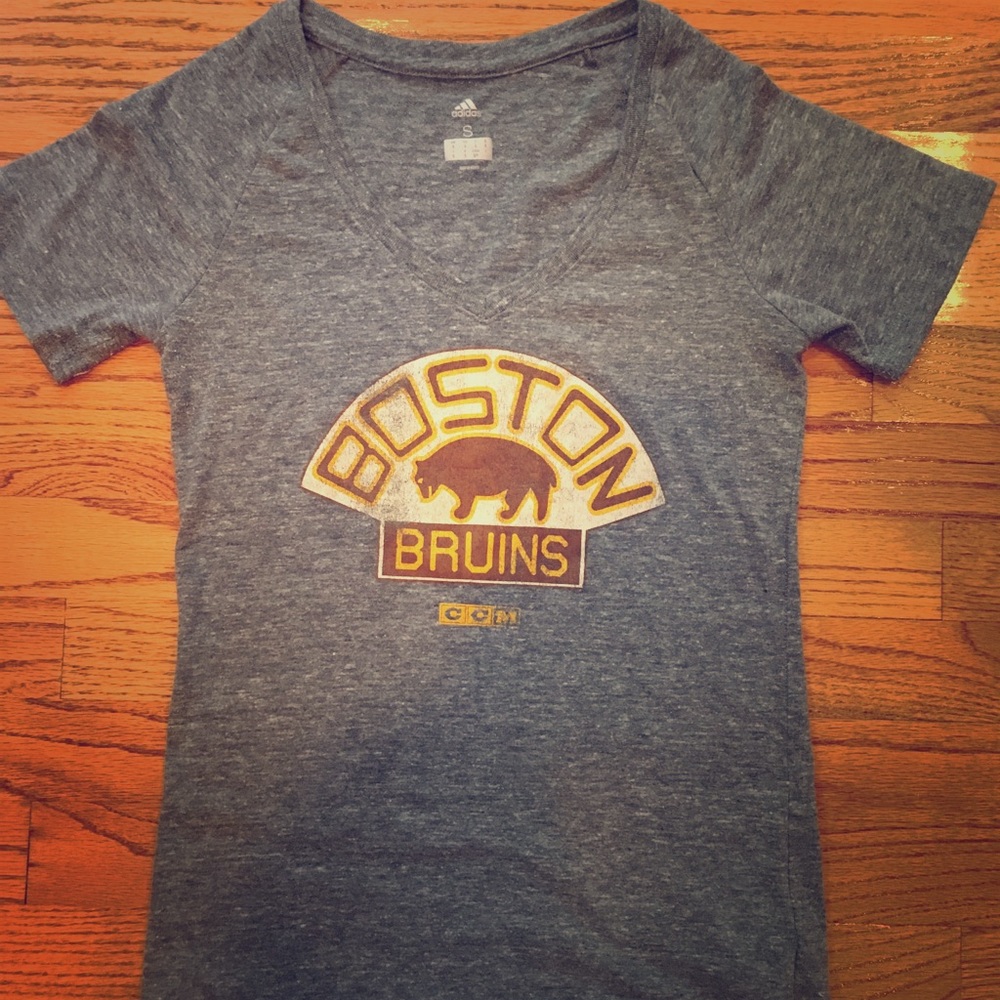 Women’s small Bruins shirt. Runs small.